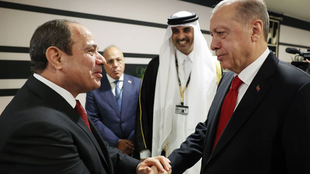 Cumhurbaşkanı Erdoğan ile Sisi tokalaşması Mısır basınında